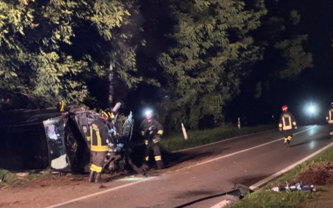 Ennesimo incidente tra Lentate e Lazzate, un’auto con a bordo dei ragazzi si è ribaltata