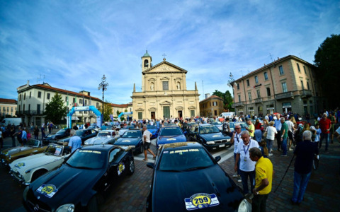 Auto storiche in piazza