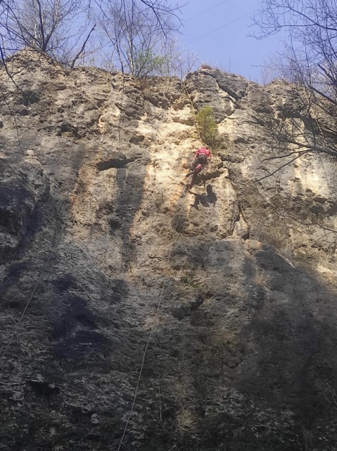 smantellate vie arrampicata abusive in valganna