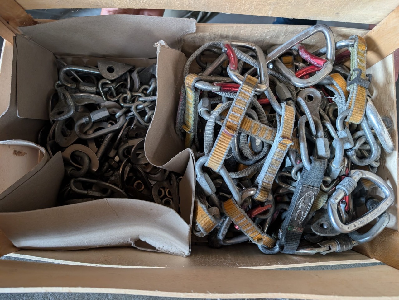 smantellate vie arrampicata abusive in valganna