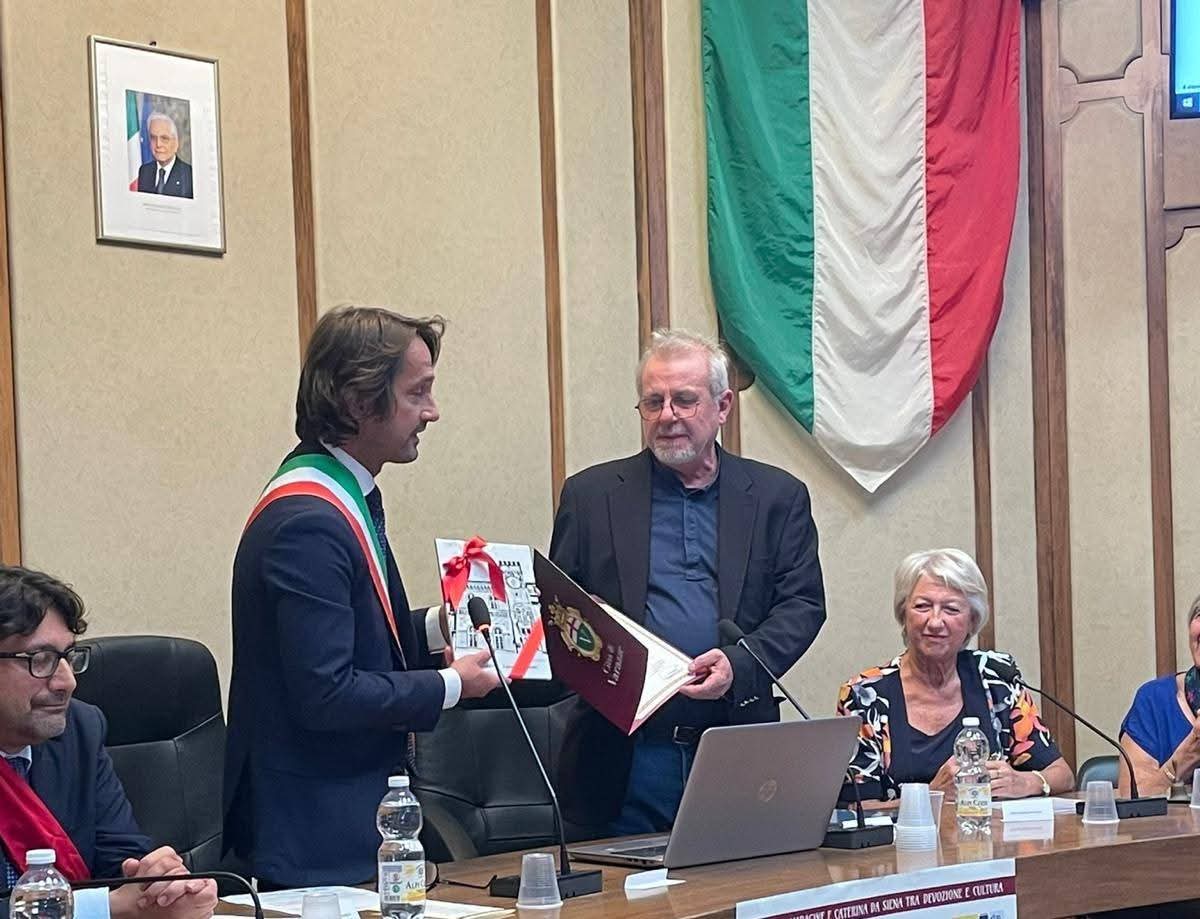 Varazze conferisce la cittadinanza onoraria al venegonese professor Maggioni