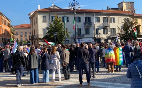 Sciopero generale: in piazza per la pace, il corteo lungo le vie di Saronno