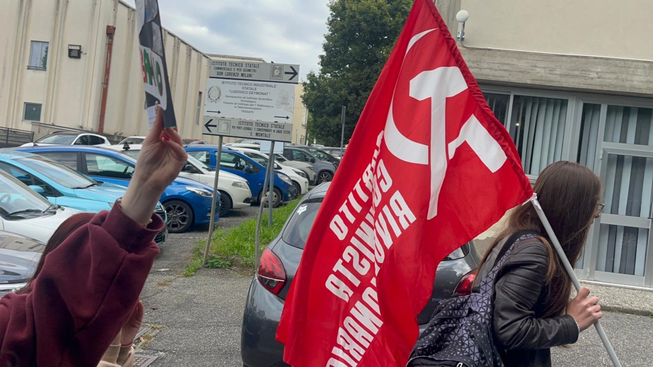 manifestazione palestina agli istituti di tradate