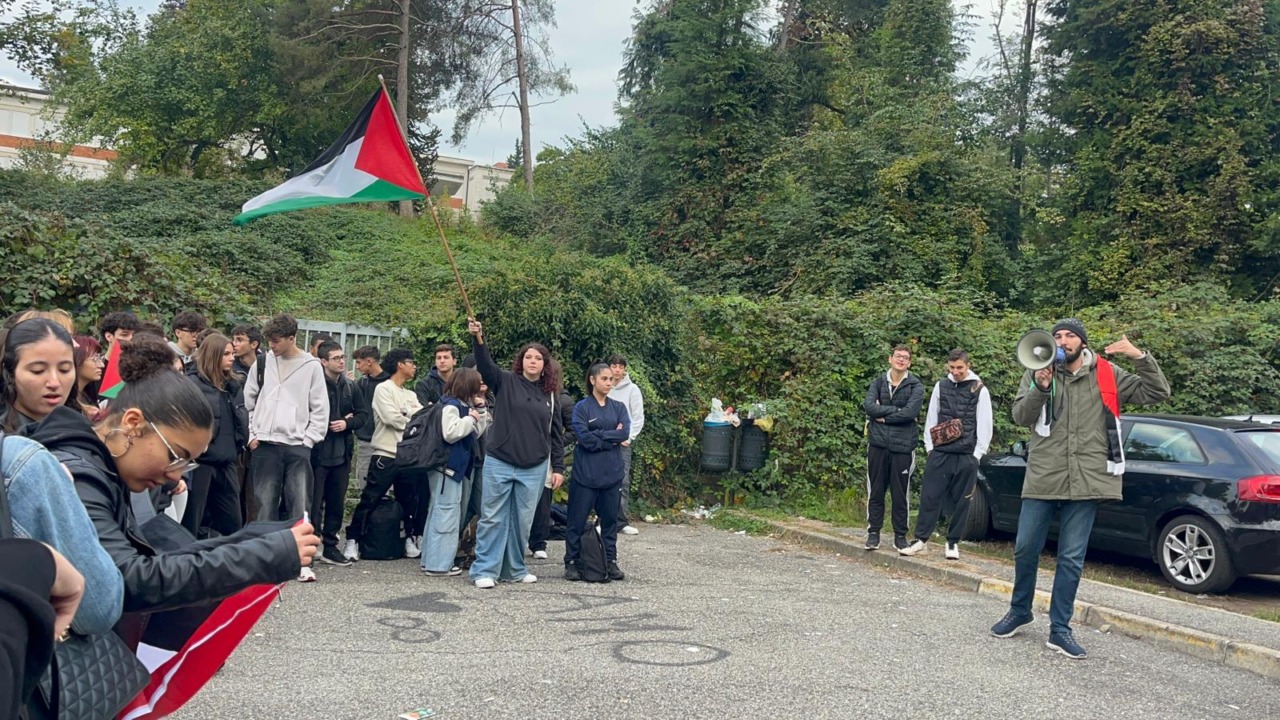 Studenti in marcia agli istituti di Tradate: “Palestina libera”