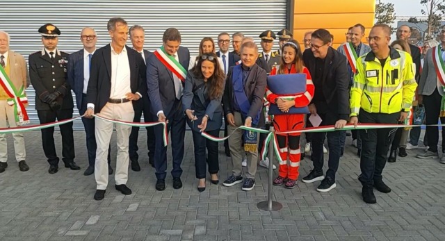 Taglio del nastro per il nuovo centro Polifunzionale