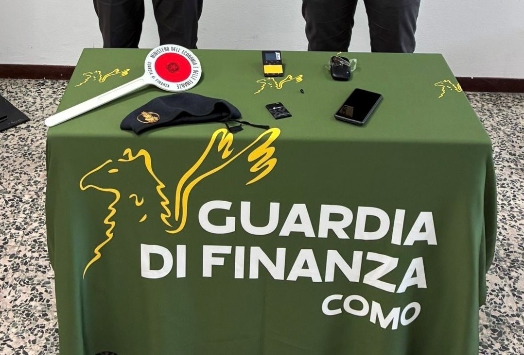 Ricetrasmittente e auricolare all’esame per la patente