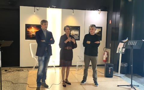 “Fragmenta Aeterna”: la mostra di Fioriti inaugura Art Foyer