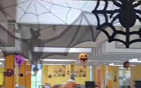 In mensa a scuola è arrivato Halloween in anticipo