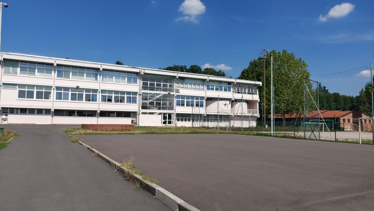 Studente rompe un tubo del calorifero: scuola allagata