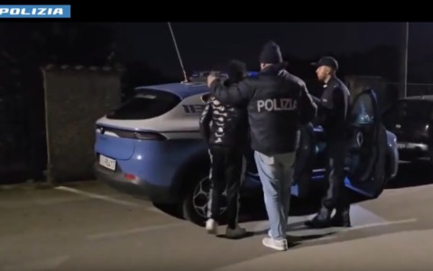 Violenta rapina ai danni di due coetanei: arrestati due diciannovenni