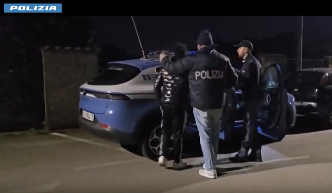 Violenta rapina ai danni di due coetanei: arrestati due diciannovenni