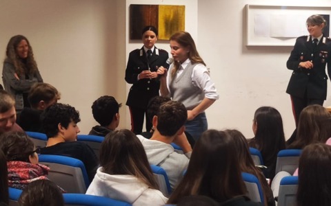 Incontro al Liceo Legnani per parlare di violenza contro le donne