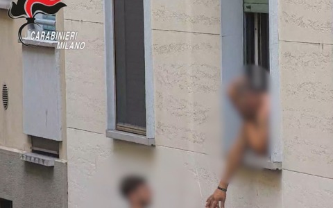 Dodici persone arrestate per spaccio di cocaina