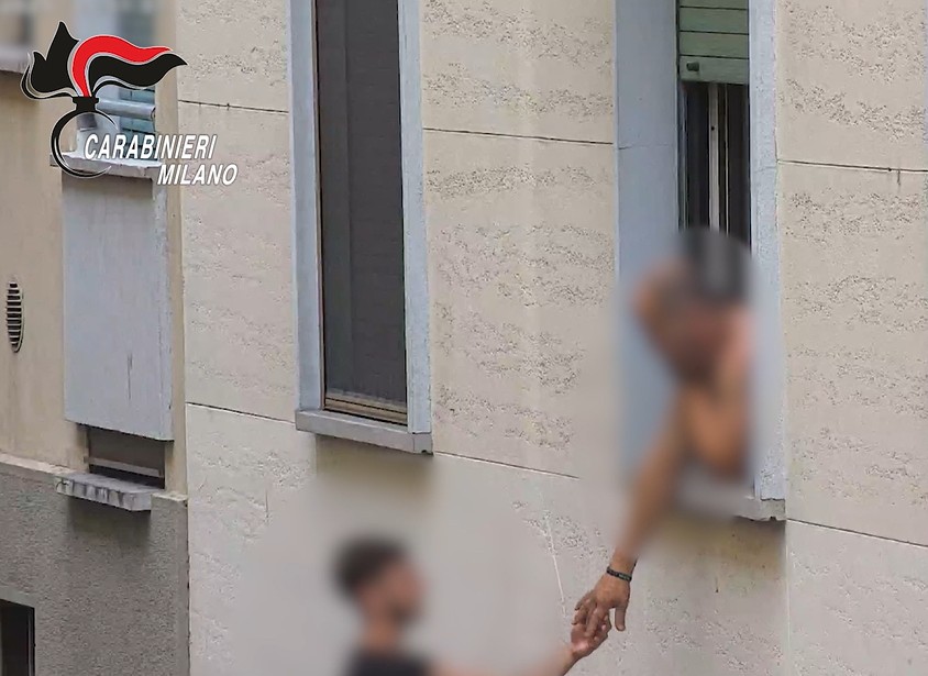 Dodici persone arrestate per spaccio di cocaina