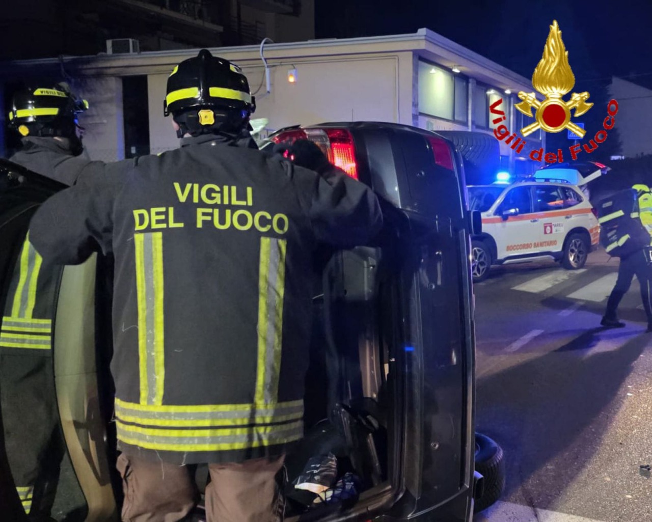 73enne si ribalta in auto a cardano al campo