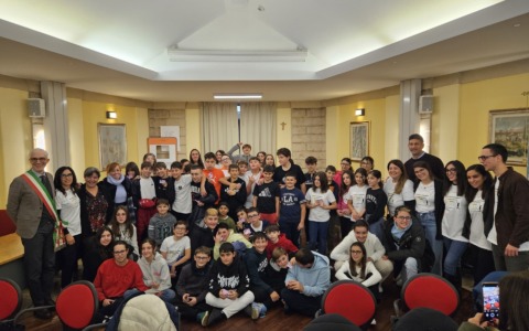 “Patente per lo smartphone” per gli studenti di Venegono