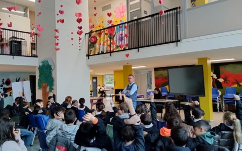 Mensa scolastica, anche gli studenti in prima linea