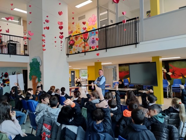 Mensa scolastica, anche gli studenti in prima linea