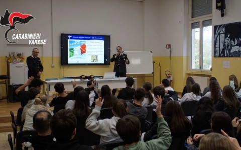 Carabinieri nelle scuole per la Giornata dell’Unità Nazionale e delle Forze Armate