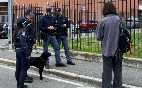 Controlli antidroga in tre istituti di Gallarate