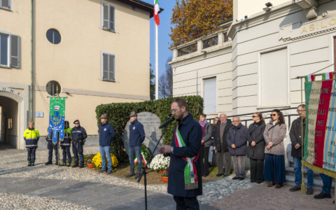 Domenica in piazza per celebrare la ricorrenza del IV Novembre