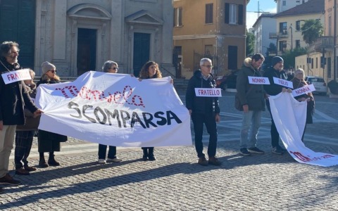 Flash mob contro la violenza di genere con Rete Rosa