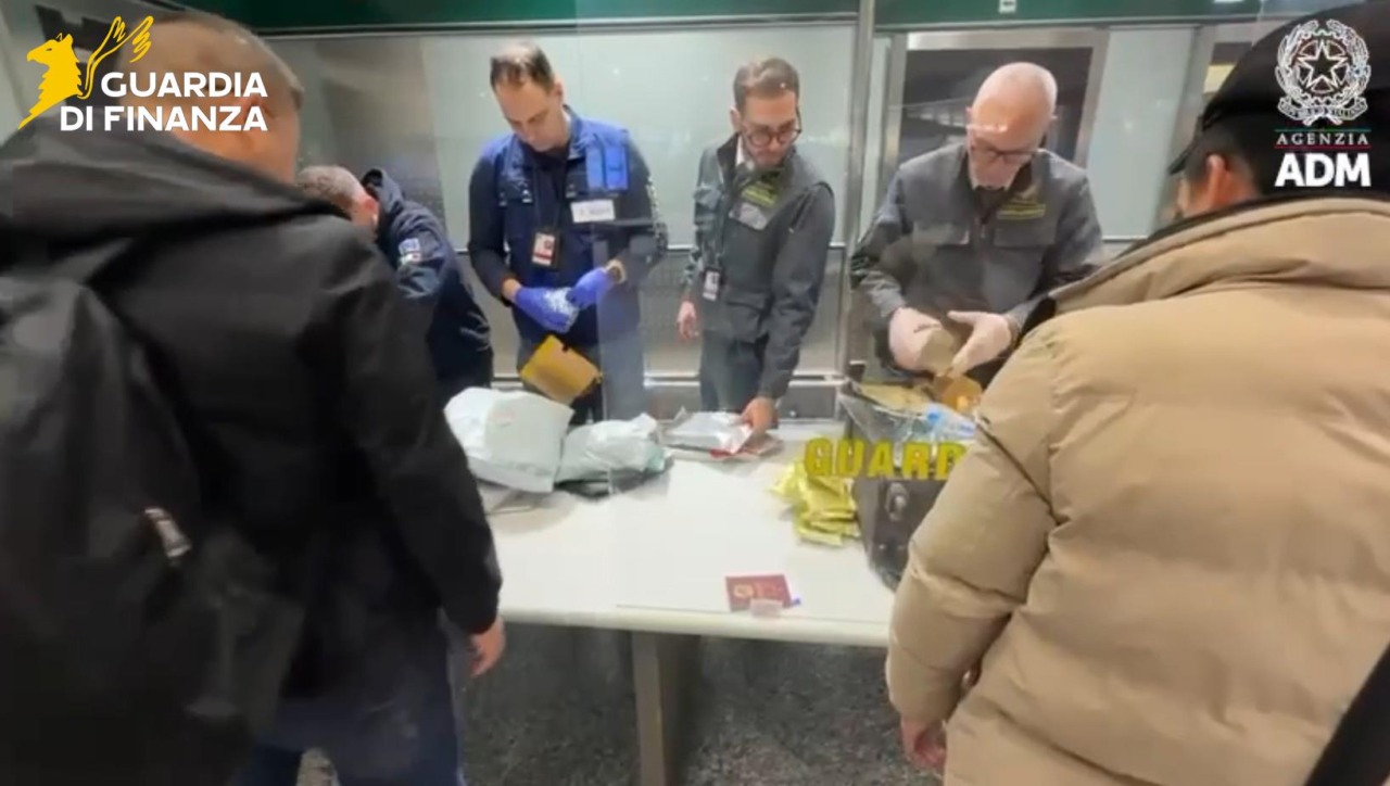 Sequestrati a Malpensa 18mila medicinali illegali