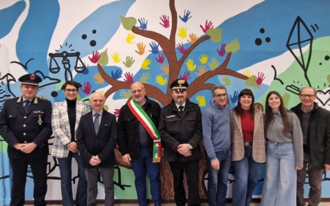 Inaugurato il murales “Un murales per la legalità” realizzato dagli studenti della scuola Ferrini