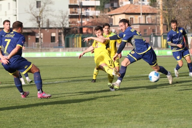 Un gol di Rusconi regala una grande vittoria alla Castellanzese contro il ChievoVerona