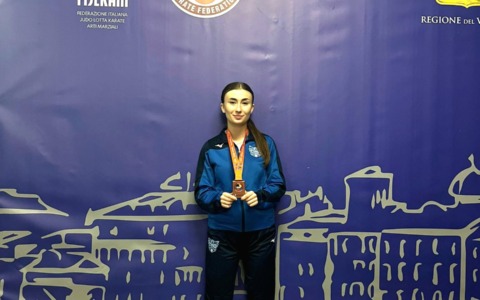 Bronzo per la saronnese Bossi alla Youth league di Karate