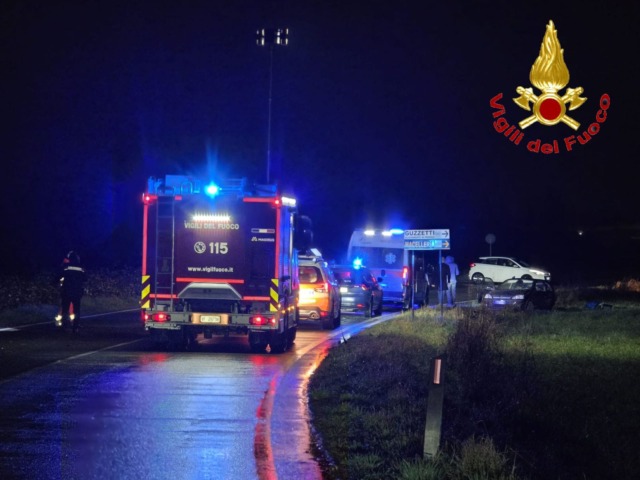 Scontro nella notte lungo la Sp19: coinvolte due autovetture