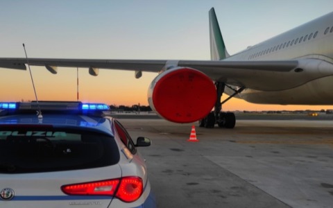 Chili di coca in valigia e mandato di cattura internazionale: arrestato a Malpensa