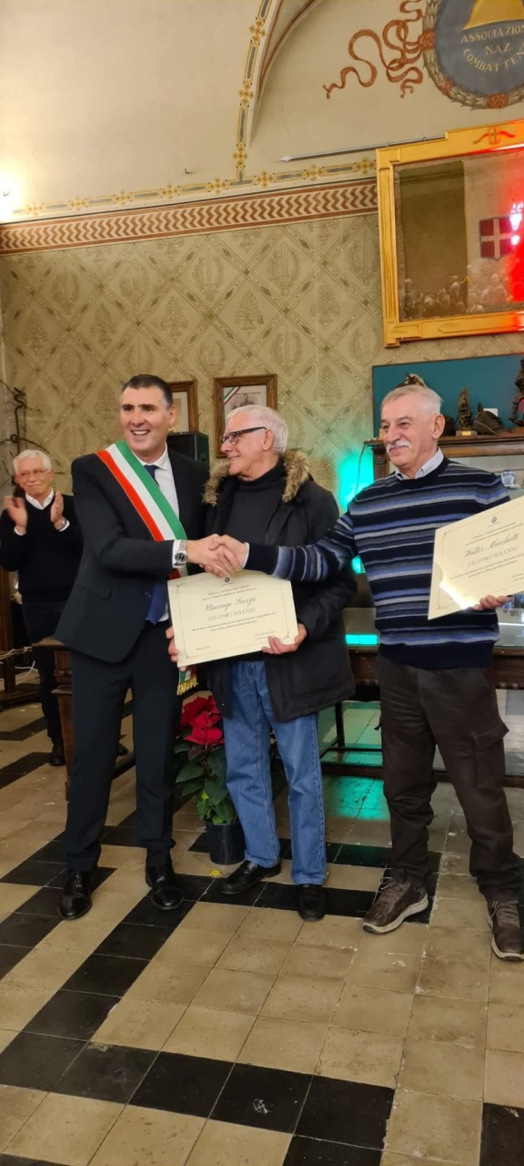 Il Comune omaggia due volontari