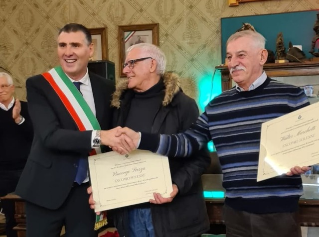 Il Comune omaggia due volontari