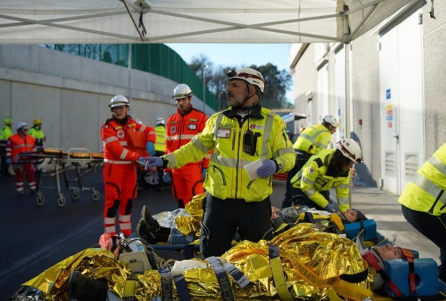 Due morti, cinque feriti gravi e 28 in modo lieve, ma fortunatamente è una esercitazione