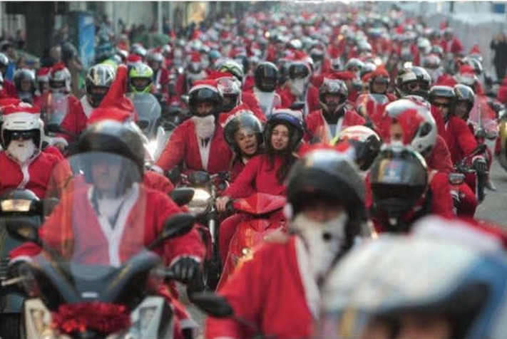 Sfilata dei Babbo Natale in moto: torna l’appuntamento più atteso del Natale fagnanese