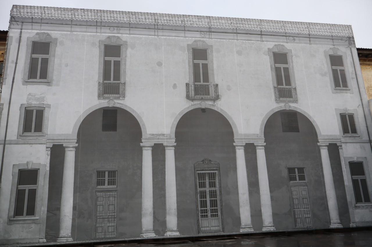 Palazzo Visconti, la Lega: “Si tratta solo di camouflage urbano”