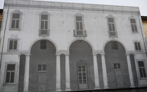 Palazzo Visconti, la Lega: “Si tratta solo di camouflage urbano”