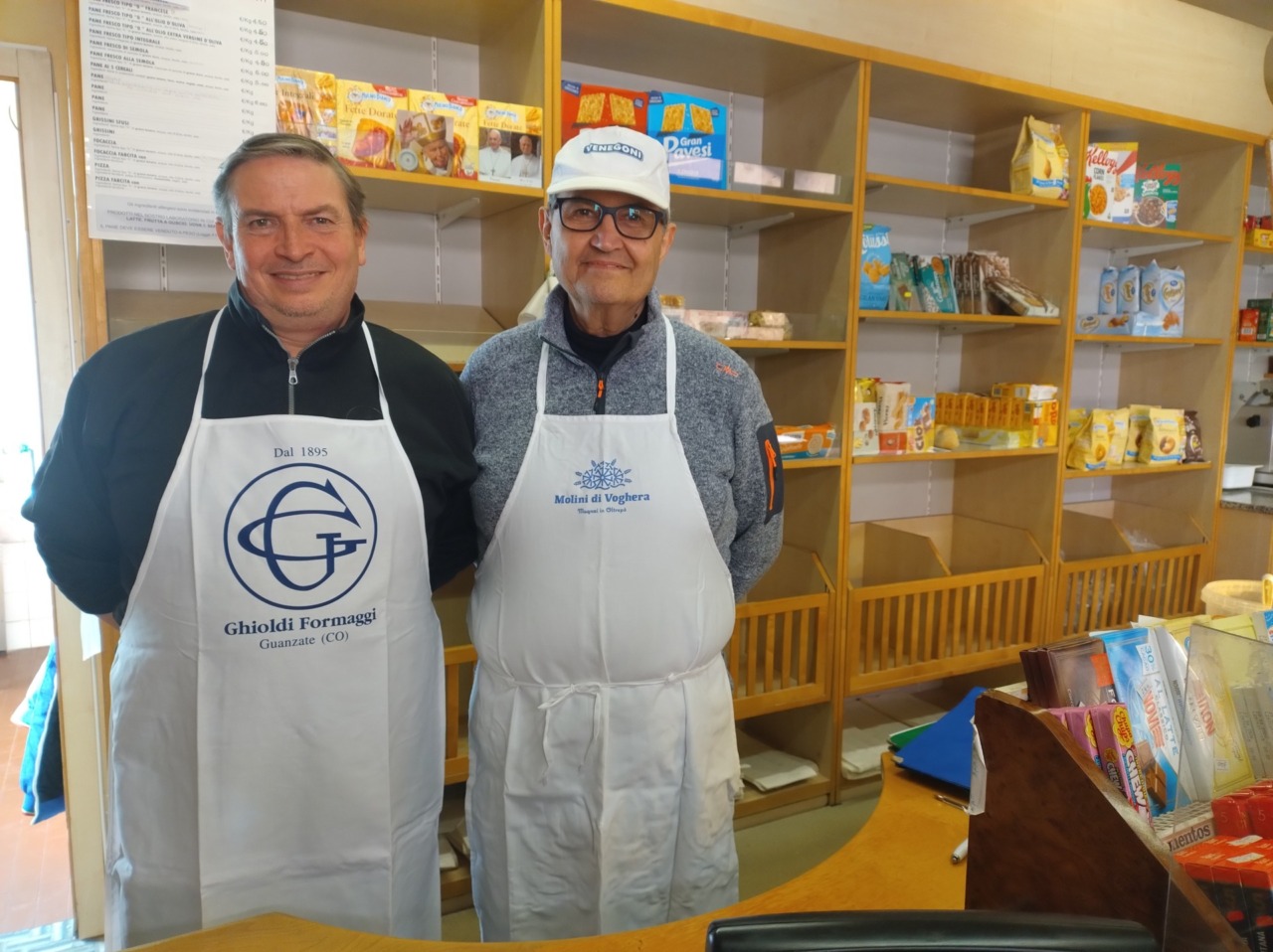 Giù dopo 57 anni la serranda dei Fratelli Cremona: “Grazie a chi ha camminato con noi”