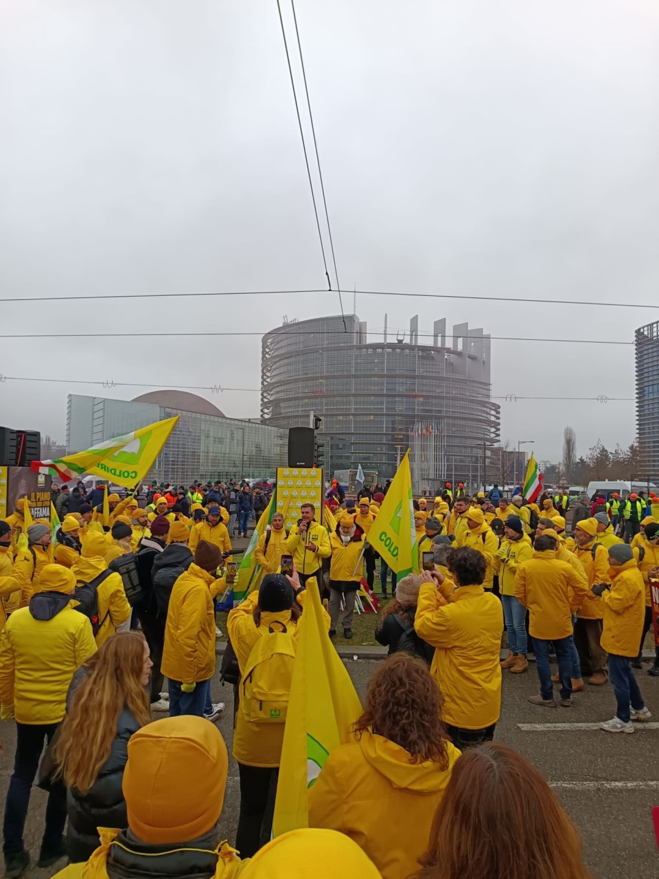 Coldiretti Varese in piazza a Strasburgo contro il Mercosur