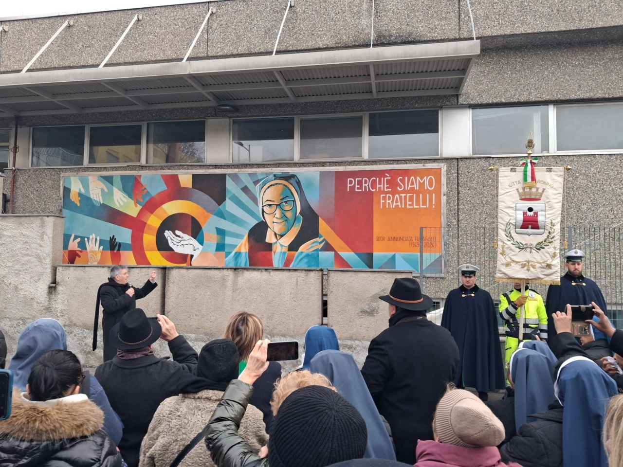 A due anni dalla scomparsa Saronno ricorda suor Annunciata Fumagalli con un murales