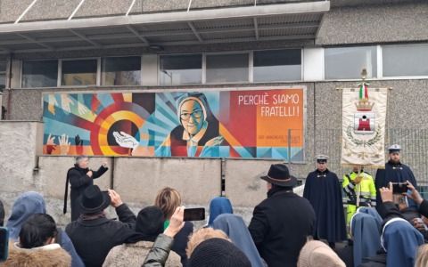 A due anni dalla scomparsa Saronno ricorda suor Annunciata Fumagalli con un murales