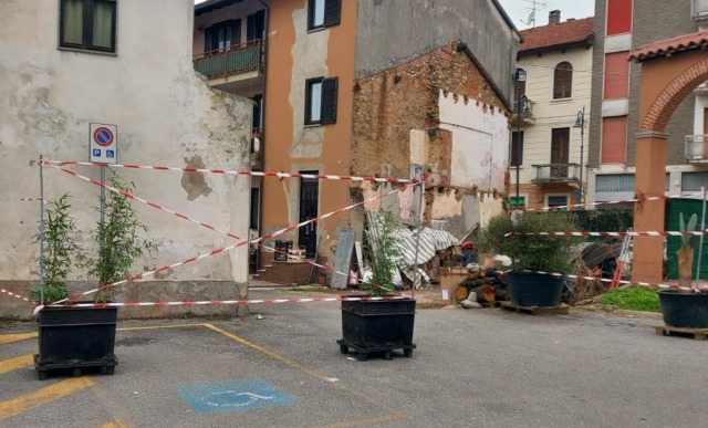 piazza abbiate guazzone recintata