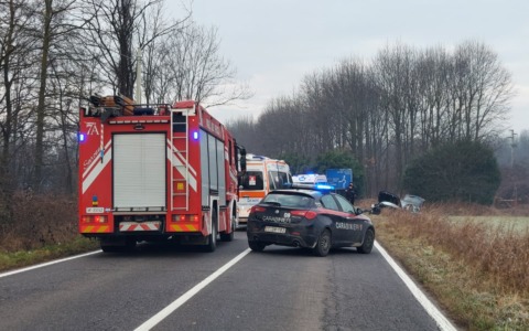 Incidente frontale in via Monte San Michele, chiusa la strada