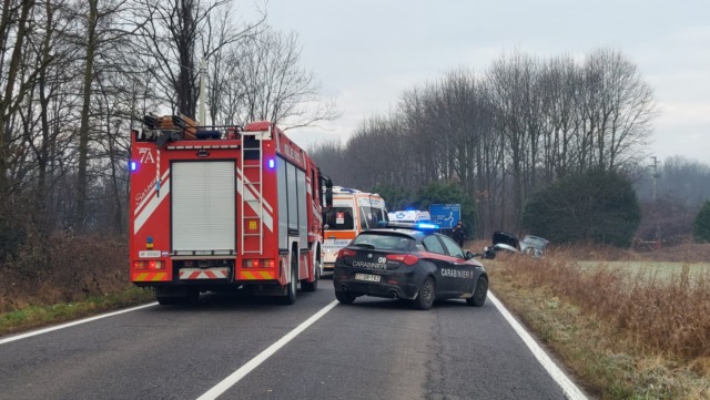 Incidente frontale in via Monte San Michele, chiusa la strada