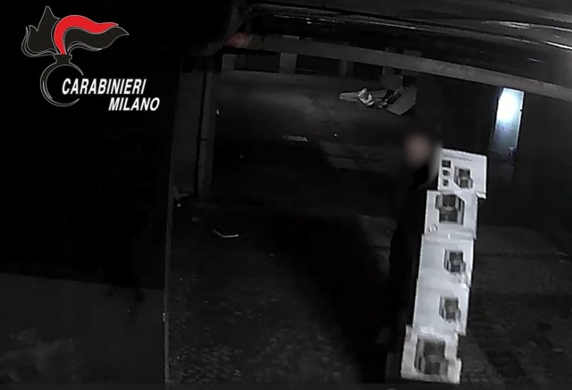 Furti e ricettazione per merce del valore di più di 200mila euro: due arresti