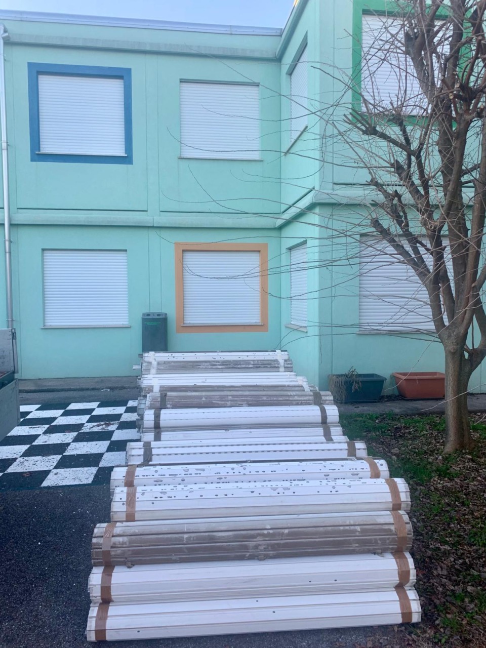 Nuove tapparelle per la scuola primaria