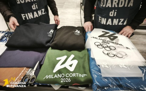 Articoli contraffatti delle Olimpiadi: sequestro da parte della Guardia di finanza