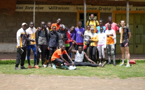 Ritorno in Kenya con un carico di scarpe che significa speranza