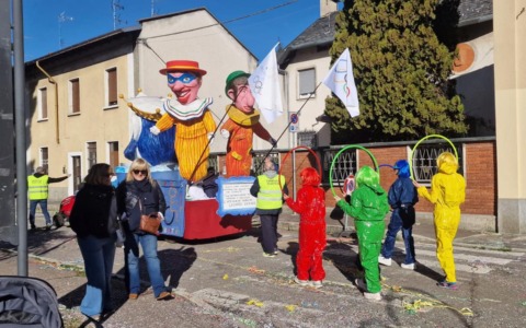 Grande festa per la sfilata del carnevale “Olimpico”